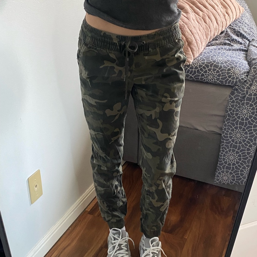 Mid-rise camo pants